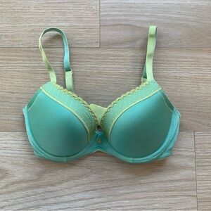 Calvin Klein Lace Trim Push Up Bra Size 32D